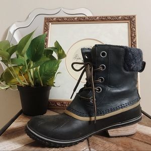 Navy blue sorel boots